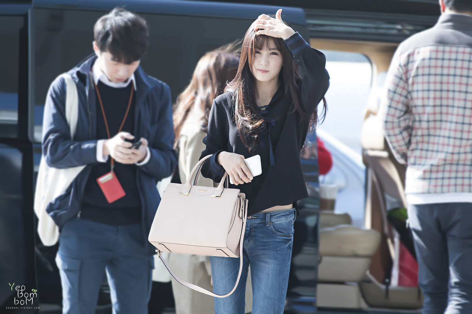 141011 인천공항 에이핑크 직찍 by Yeobombom