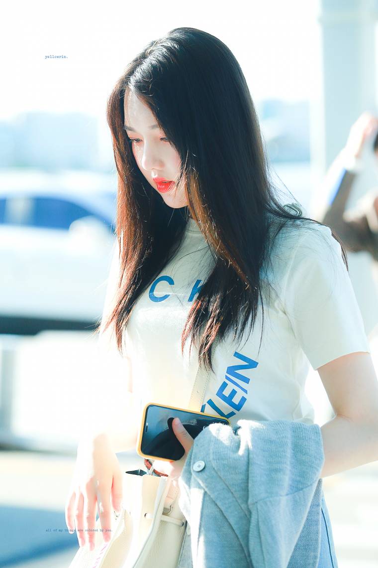 출국..#여자친구 #예린 by yellowrin