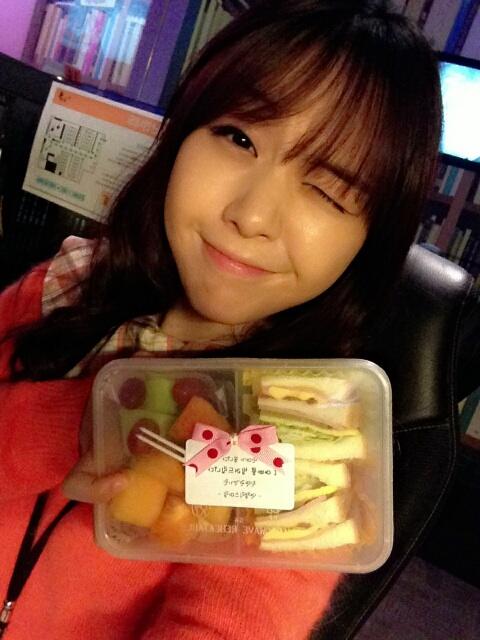 걸스데이 민아 131010 트위터 - 너무 맛있게 잘먹어쪄용 히응히응 고맙습니다