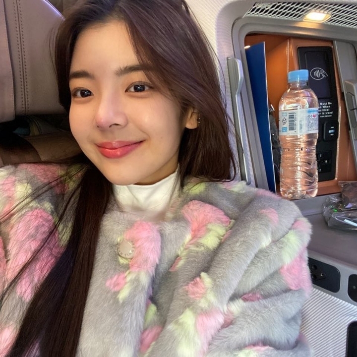 비행기 안에서.. #ITZY.insta