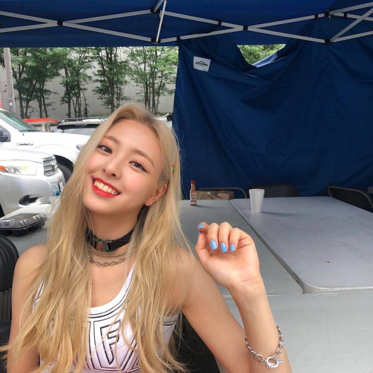 ITZY 유나 (공인별)