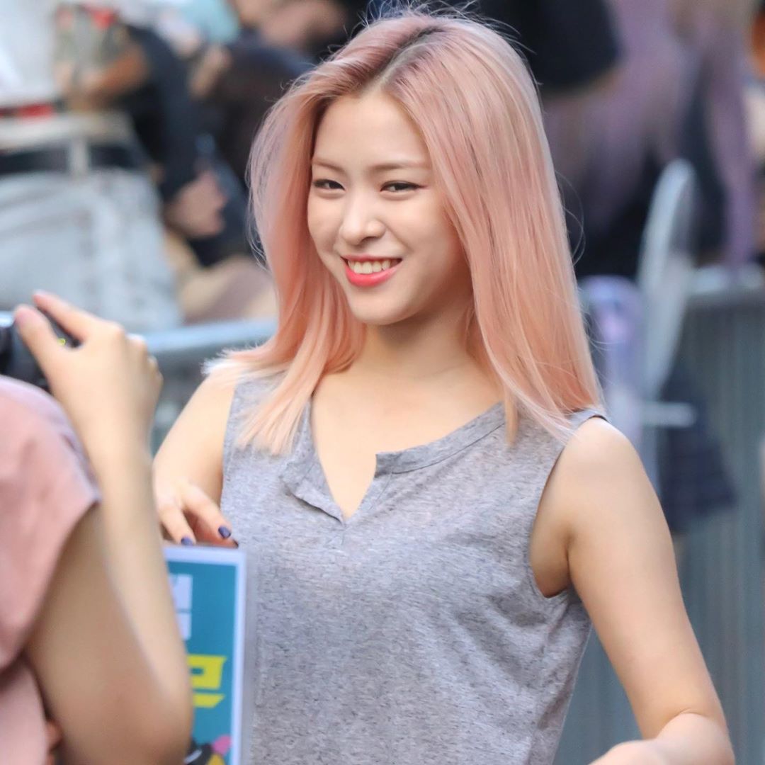 출근길.. ITZY(있지) 류진.jpg