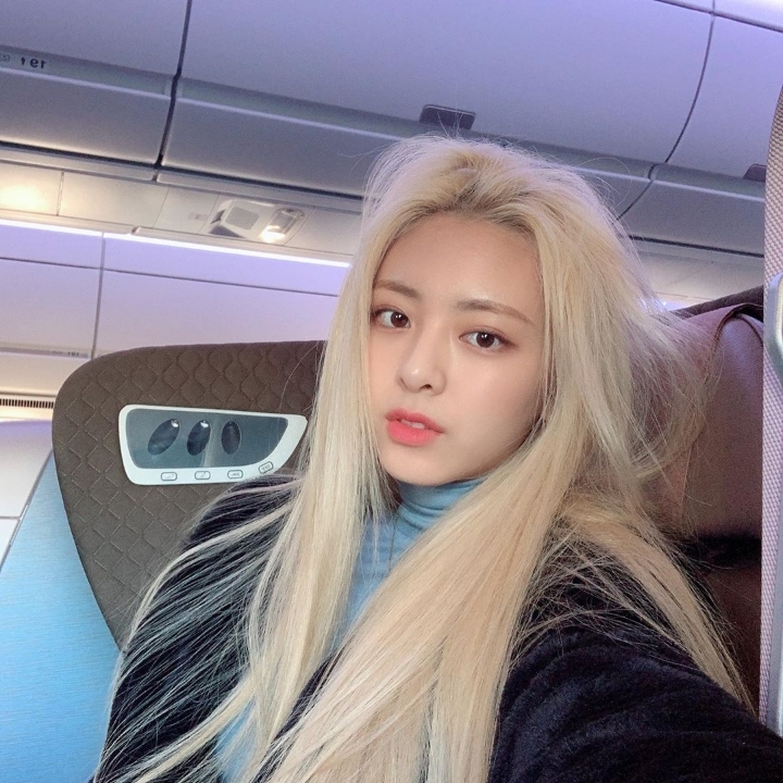 비행기 안에서.. #ITZY.insta