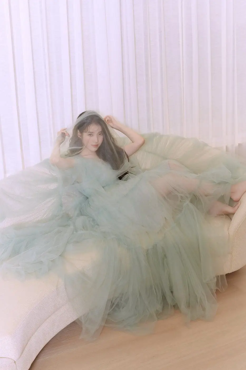 아이유 VOGUE 11월호 화보