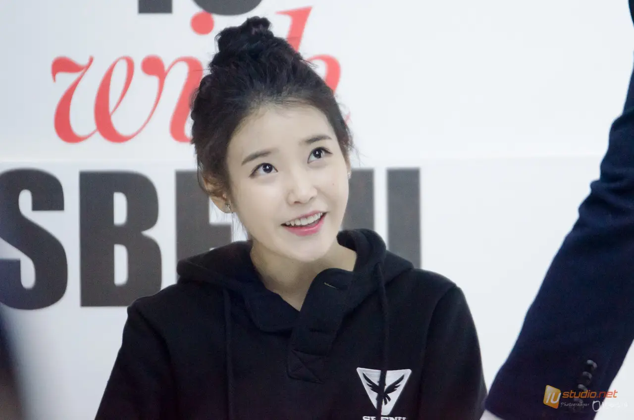 141219 스베누 팬싸인회 아이유 직찍 by 미스터신iu