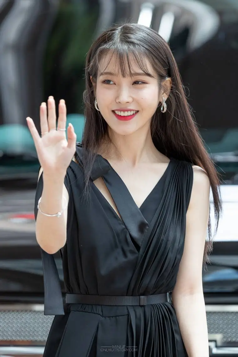 #아이유 (이지은) - 190708 출퇴근.jpg