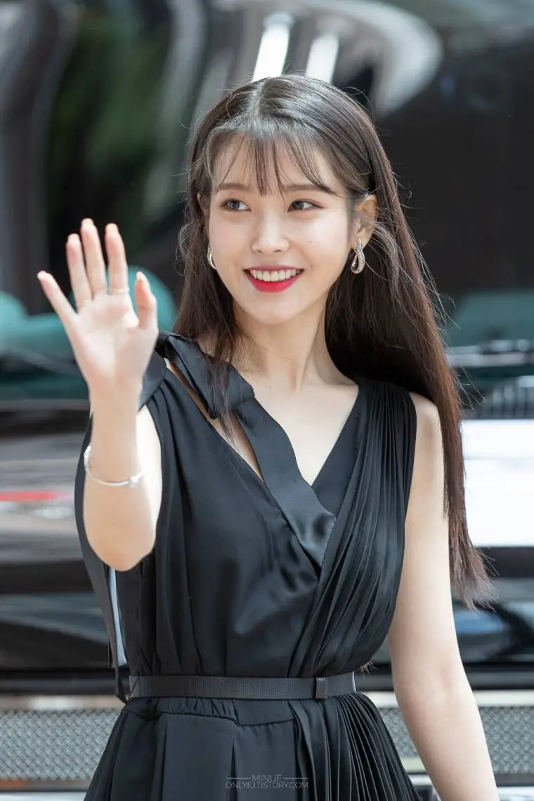 #아이유 (이지은) - 190708 출퇴근.jpg