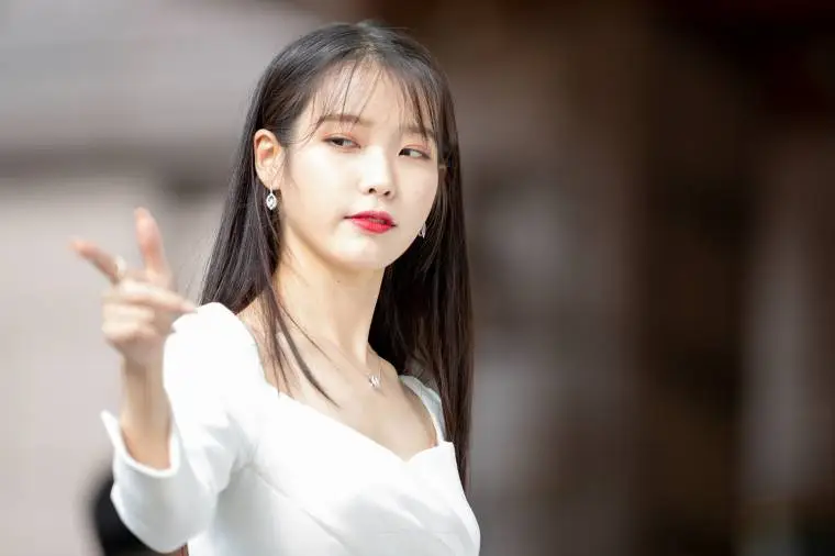 #아이유 (이지은) - 190708 출퇴근.jpg