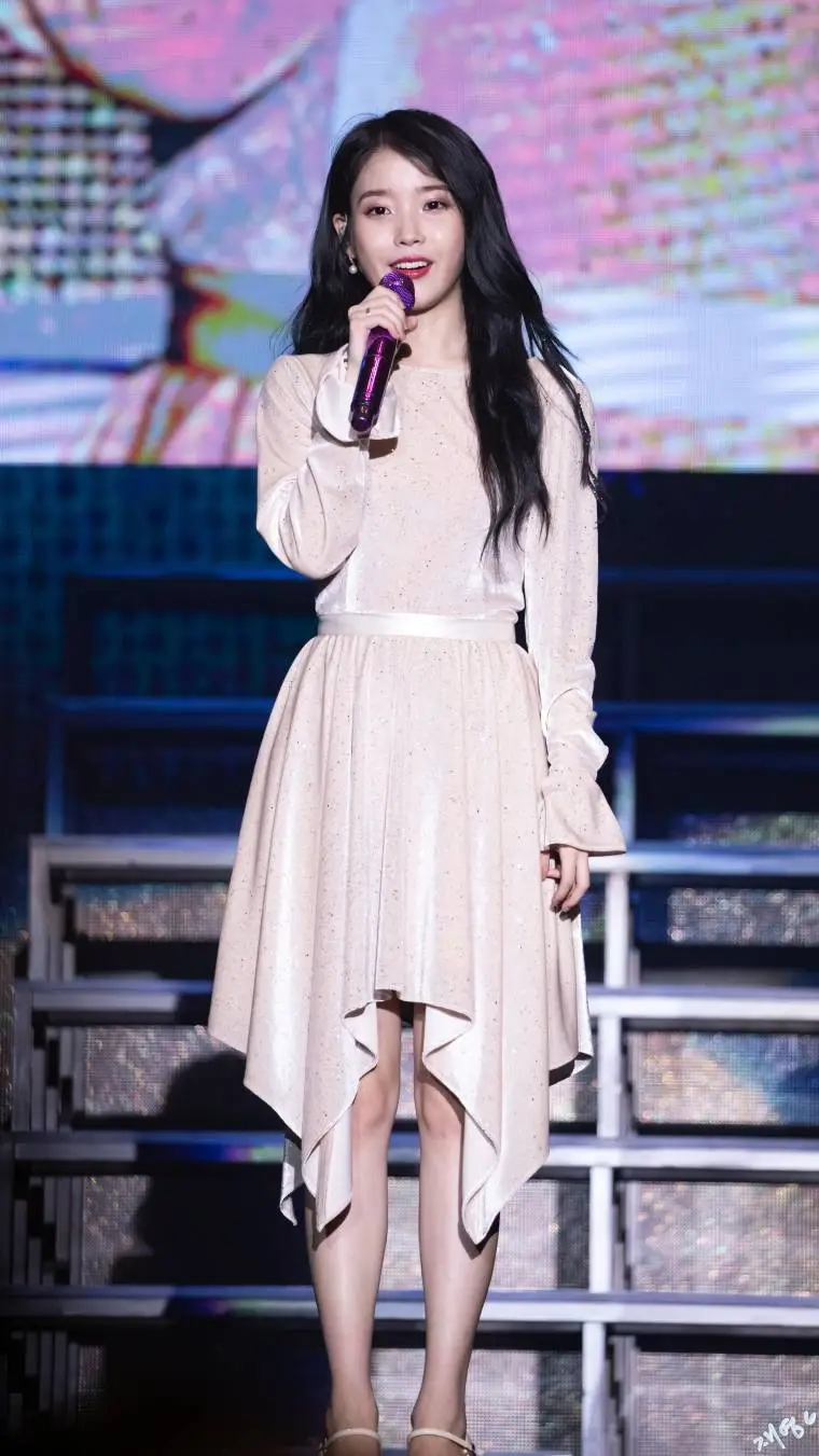 191201 Taipei 아이유.jpg