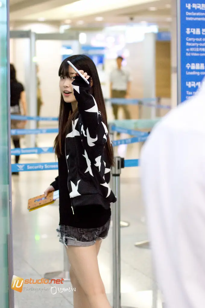 아이유 인천공항 출국 직찍 - 120831 by 미스터신iu