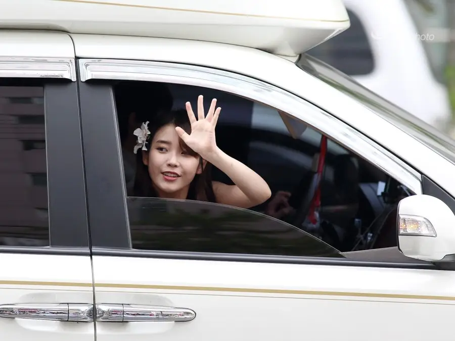 아이유(IU) 직찍 :: 130526 인기가요 퇴근길 by eyephoto, 연꽃연단, 버칼리