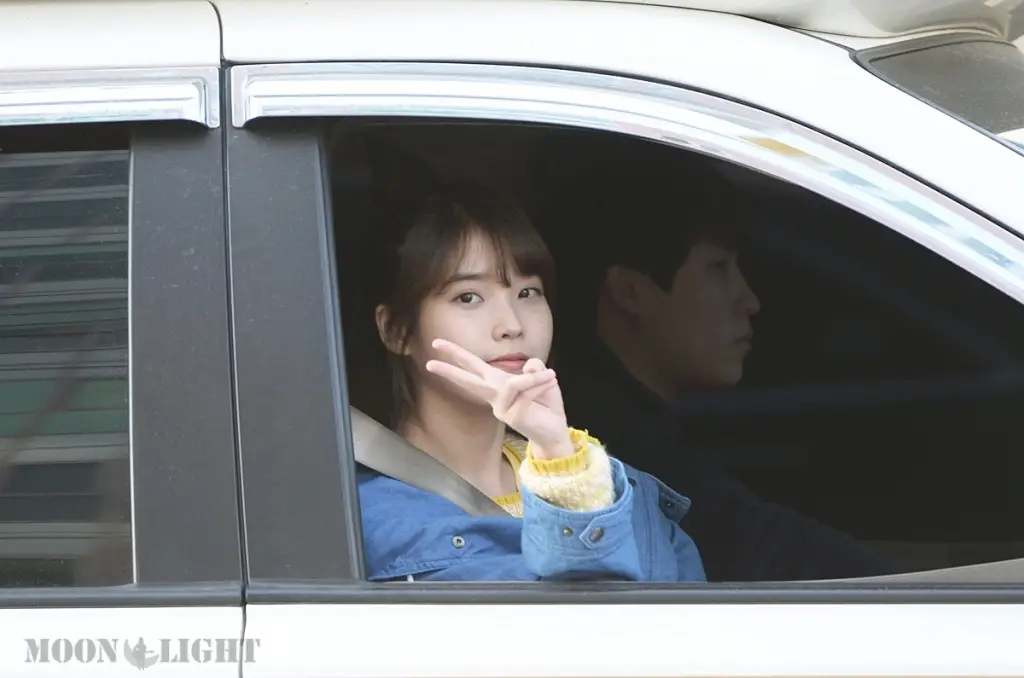 아이유 직찍 :: 130414 인기가요 퇴근길 by 달빛마차