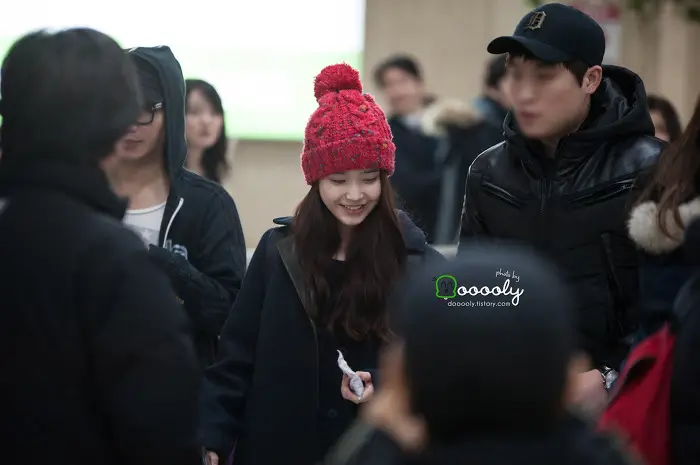 아이유 직찍 @ 130112 김포공항 입국 by dooooly