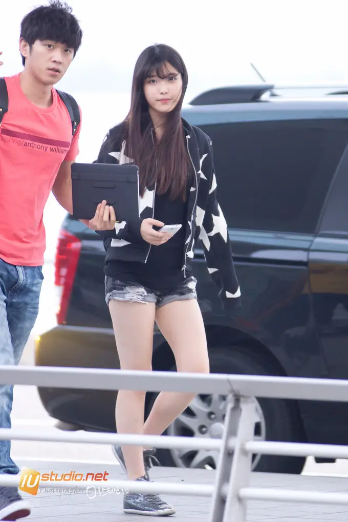 아이유 인천공항 출국 직찍 - 120831 by 미스터신iu