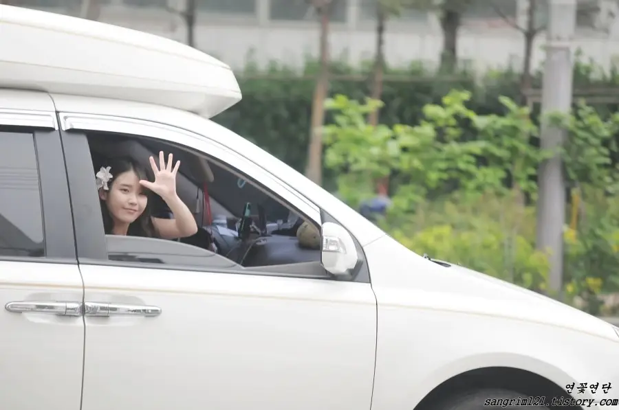 아이유(IU) 직찍 :: 130526 인기가요 퇴근길 by eyephoto, 연꽃연단, 버칼리