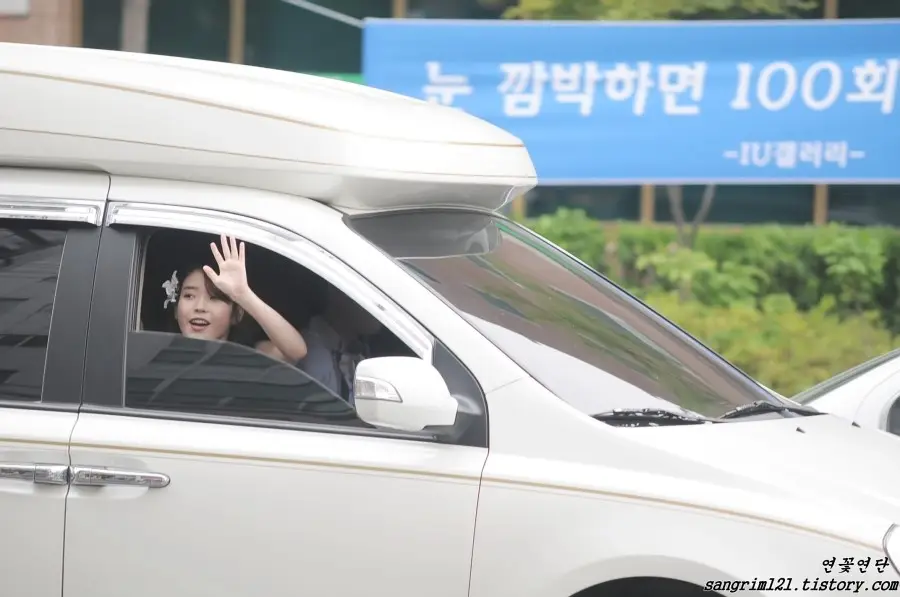 아이유(IU) 직찍 :: 130526 인기가요 퇴근길 by eyephoto, 연꽃연단, 버칼리