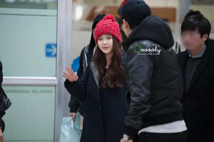 아이유 직찍 @ 130112 김포공항 입국 by dooooly