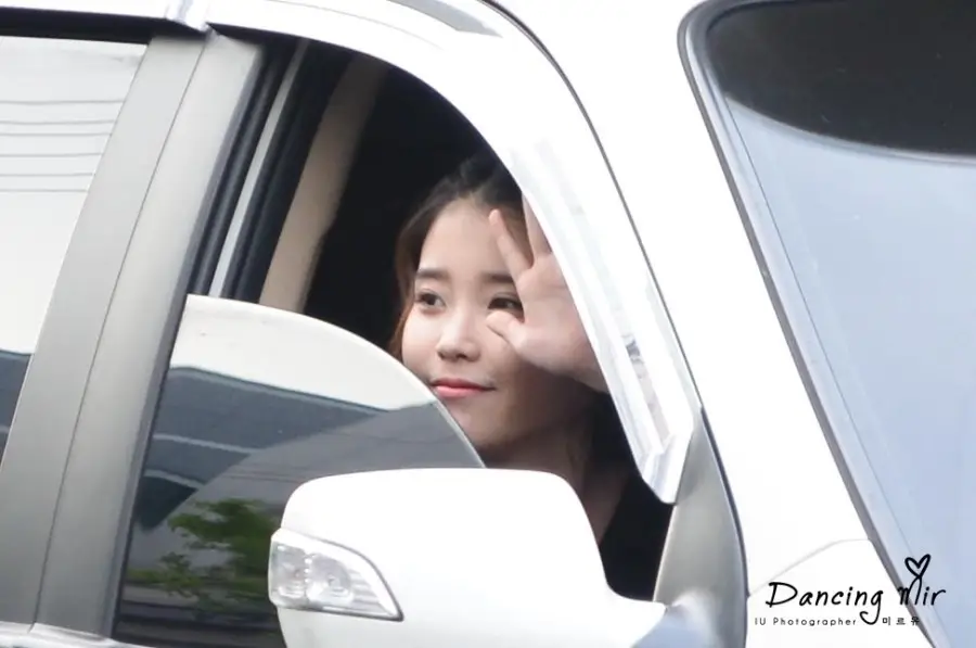 아이유(IU) 직찍 :: 130519 인기가요 퇴근길 by 춤추는미르