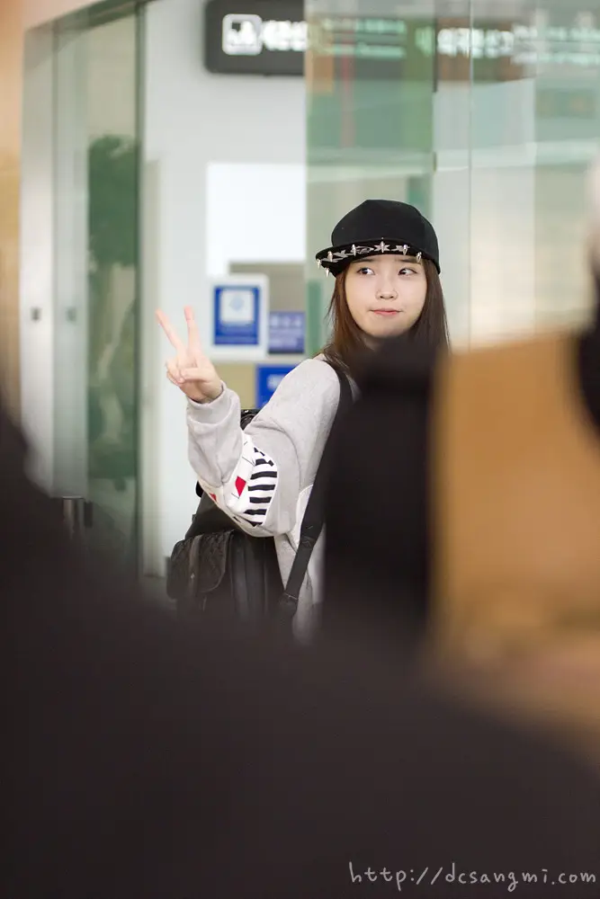 아이유 직찍 @ 121102 김포공항 출국