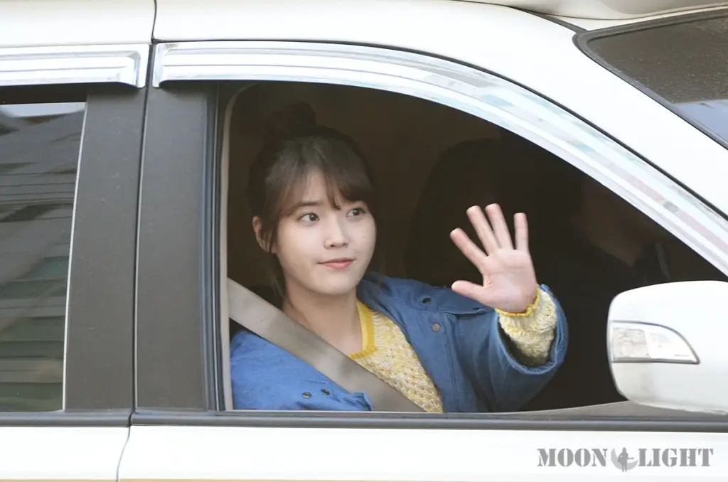 아이유 직찍 :: 130414 인기가요 퇴근길 by 달빛마차