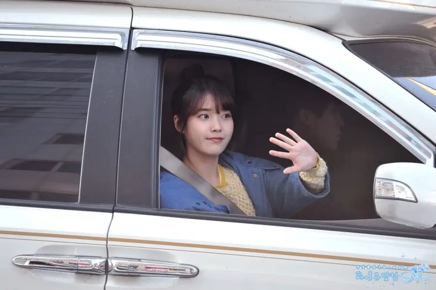 아이유(IU) 직찍 :: 130526 인기가요 퇴근길 by 별빛유