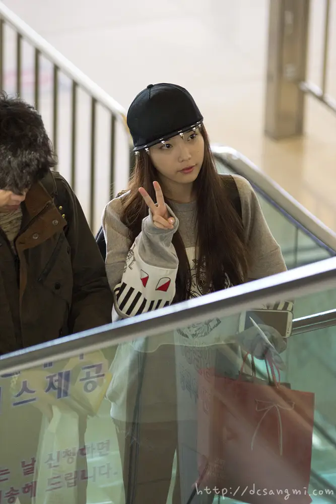 아이유 직찍 @ 121102 김포공항 출국