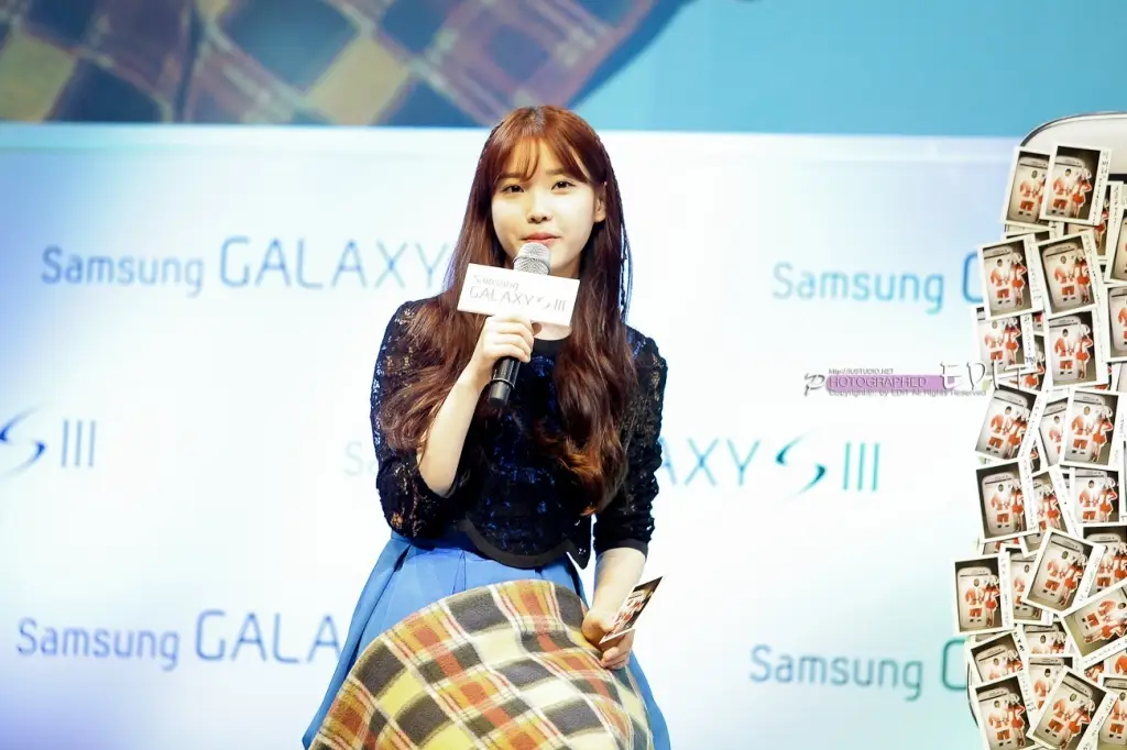 121214 갤럭시s3 팬미팅 아이유 직찍 Photo by EDIT