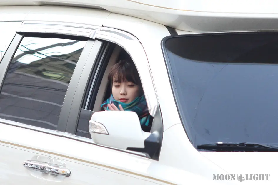 아이유 직찍 @ 130210 sbs 인기가요 설날 퇴근유 by 달빛마차