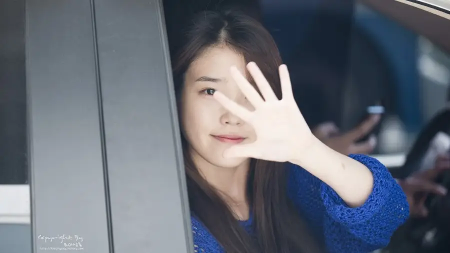 아이유(IU) 직찍 :: 130523 인천공항 입국 by 쭈아삼촌, 레드문