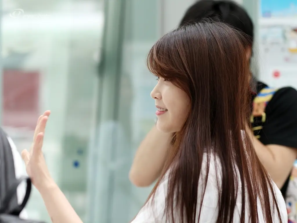 아이유 직찍 :: 130601 일본 팬미팅 나고야 센트레아 공항 출국 by eyephoto