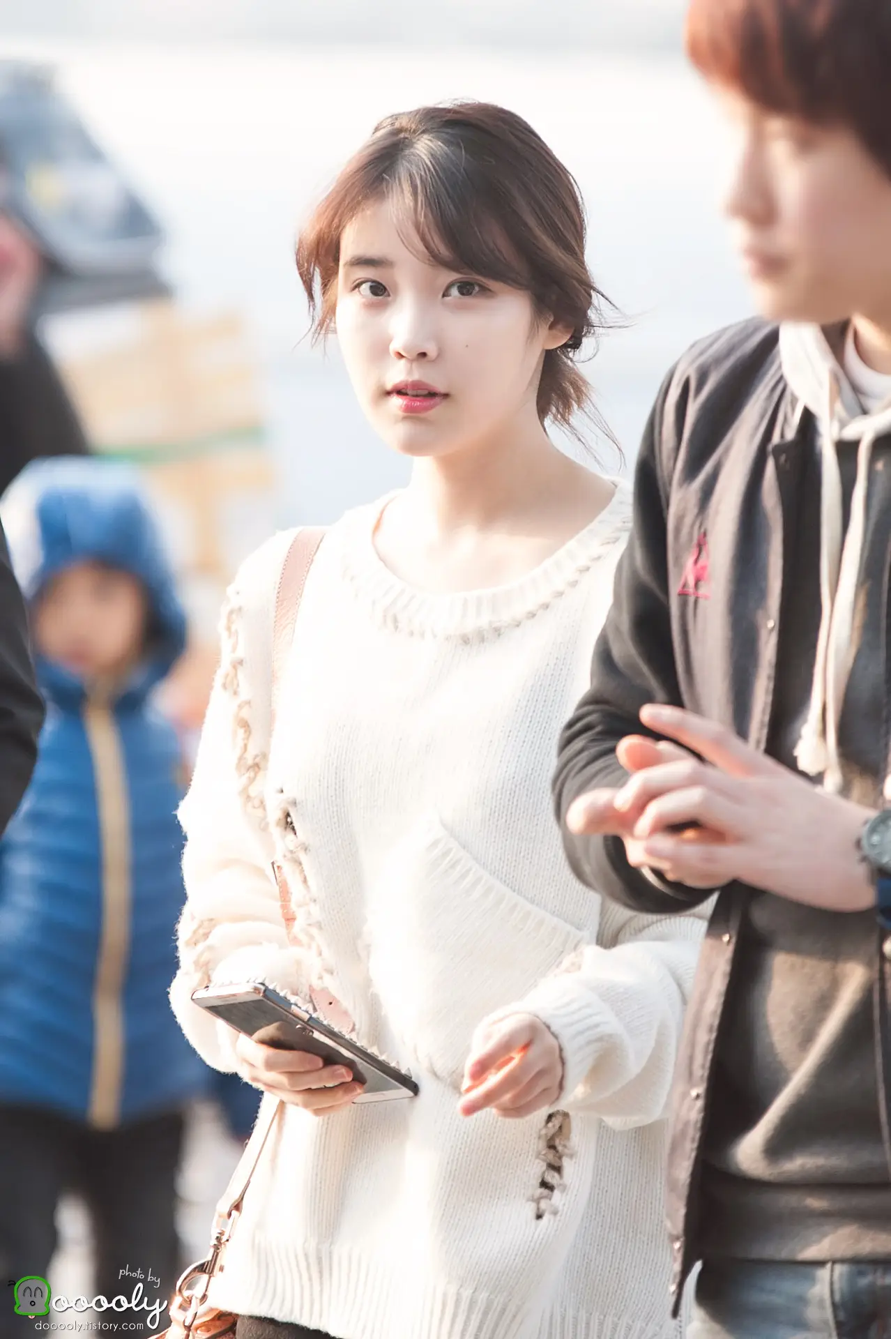 너무 이쁘고 깨끗하게 찍힌.. 140322 인천공항 출국 아이유 직찍 by 둘리