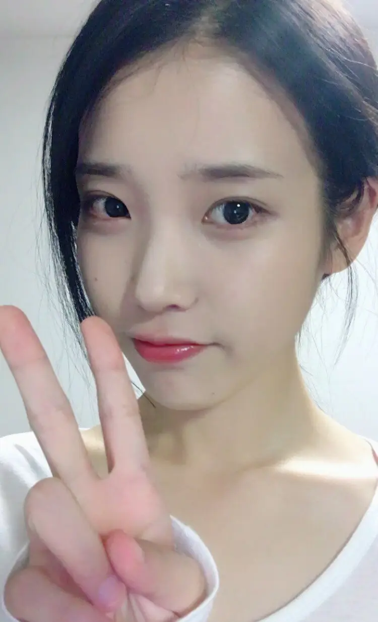 아이유 근황셀카