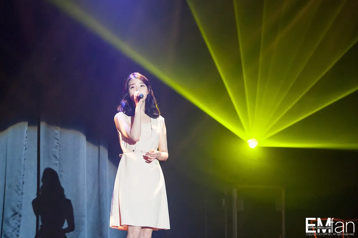 [직캠] 140822 아이유 KBS FM 밤을 잊은 그대에게 50주년 콘서트