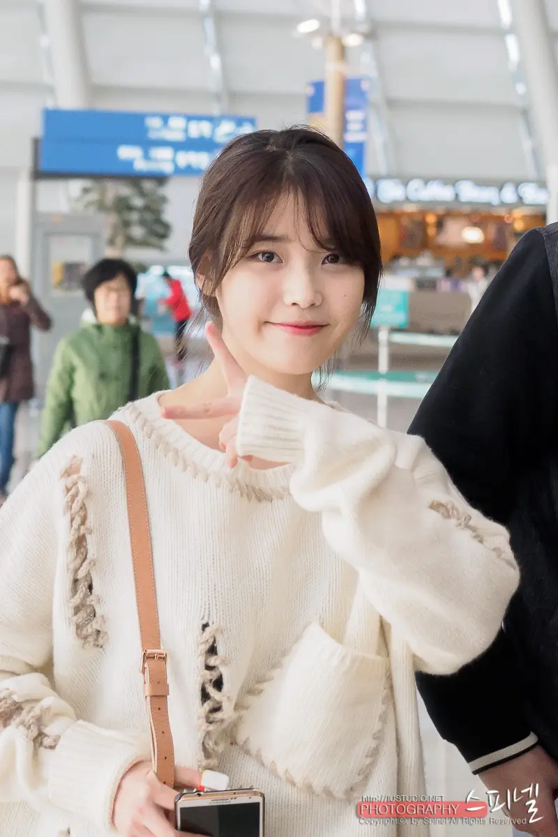 아이유 직찍 - 140322 홍콩팬미팅 인천공항 출국 by 스피넬