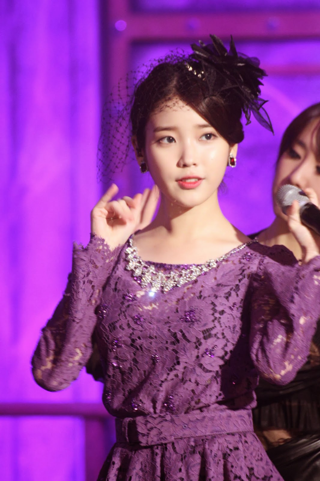 IU - The Red Shoes~♬ - 131105 Simply Kpop