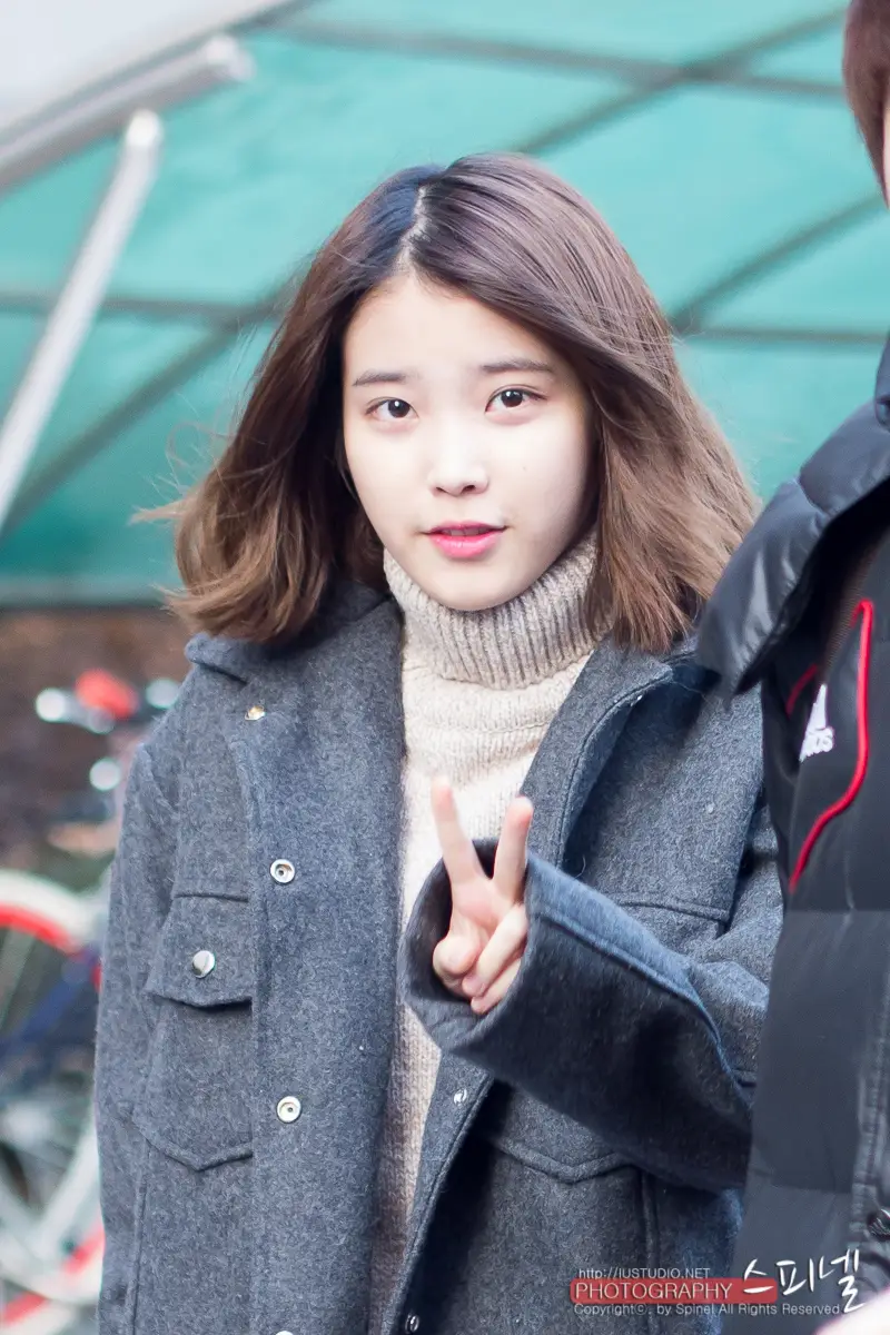 131220 뮤직뱅크 출근길 아이유 직찍 by 스피넬