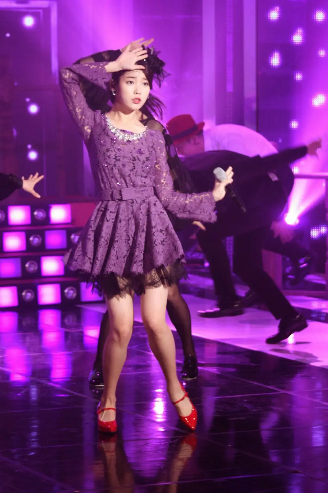 IU - The Red Shoes~♬ - 131105 Simply Kpop