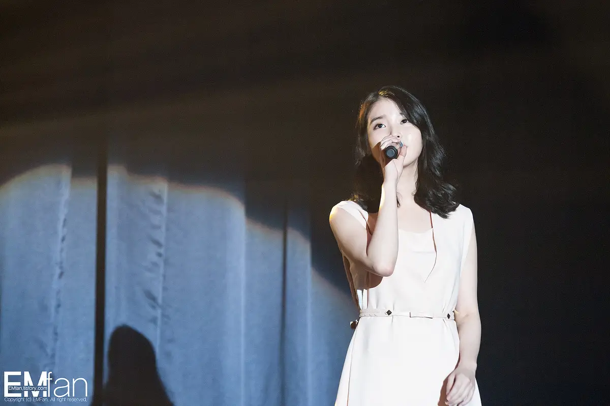 [직캠] 140822 아이유 KBS FM 밤을 잊은 그대에게 50주년 콘서트