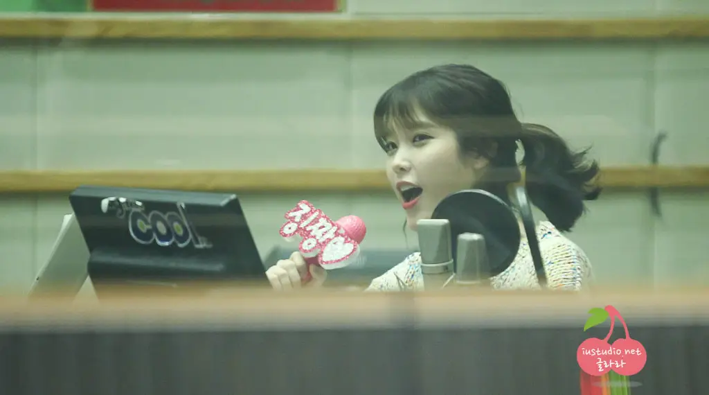 아이유 직찍 - 140127 유인나의 볼륨을 높여요 by 글라라