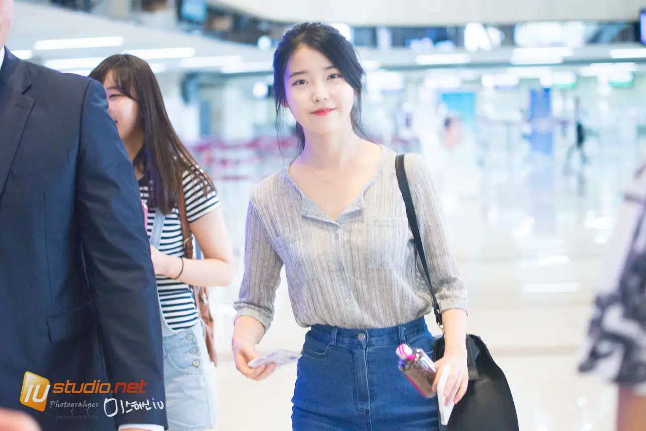 140718. 아이유 김포공항 출국 직찍 by 미스터신iu