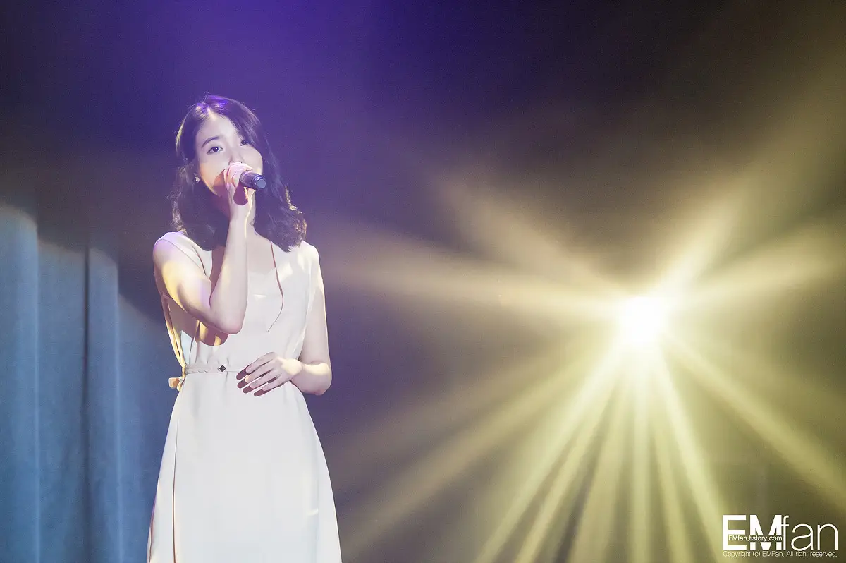 [직캠] 140822 아이유 KBS FM 밤을 잊은 그대에게 50주년 콘서트