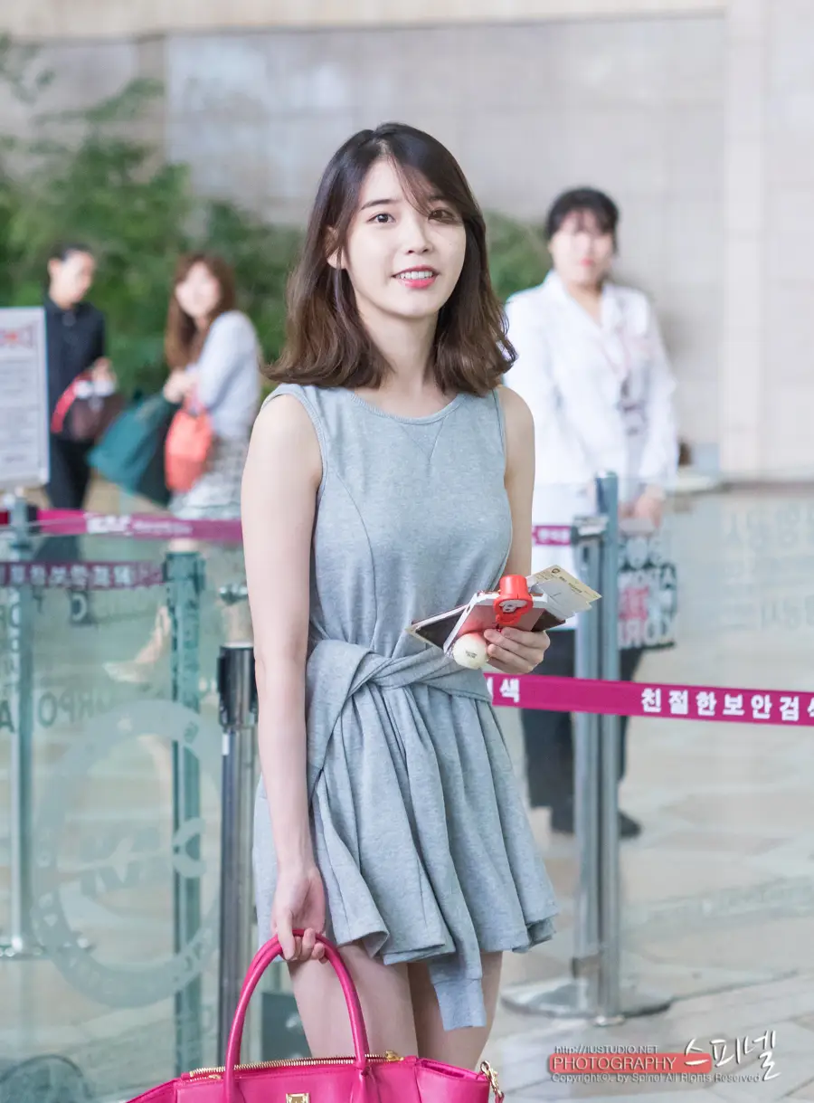 아이유 직찍 - 140613 김포공항 출국 by 스피넬