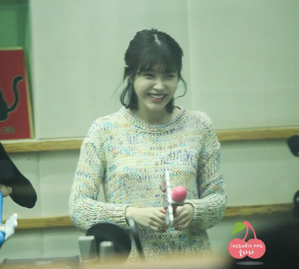 아이유 직찍 - 140127 유인나의 볼륨을 높여요 by 글라라