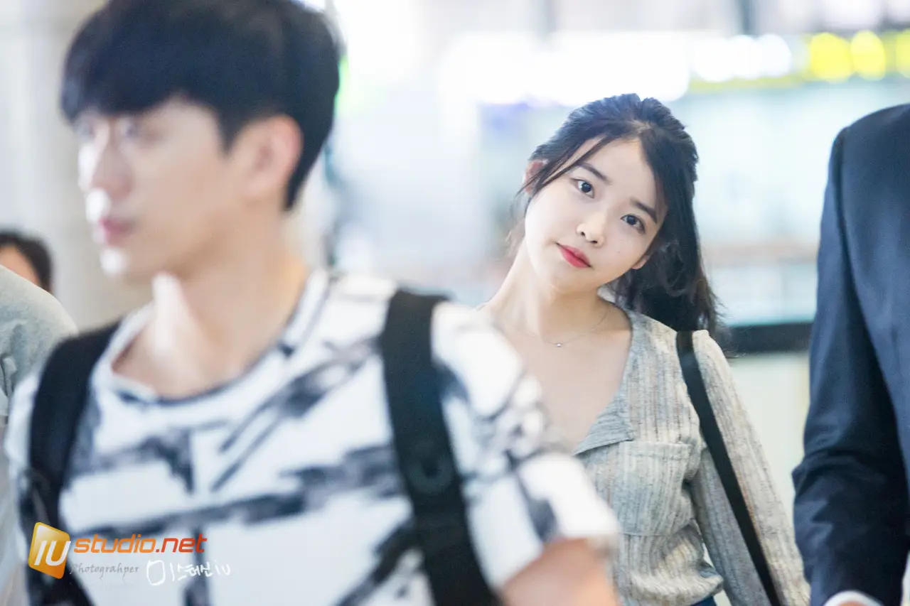 140718. 아이유 김포공항 출국 직찍 by 미스터신iu