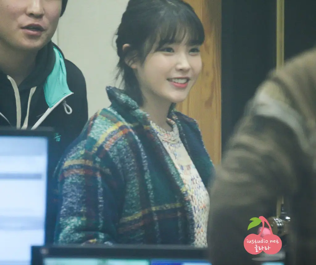 아이유 직찍 - 140127 유인나의 볼륨을 높여요 by 글라라