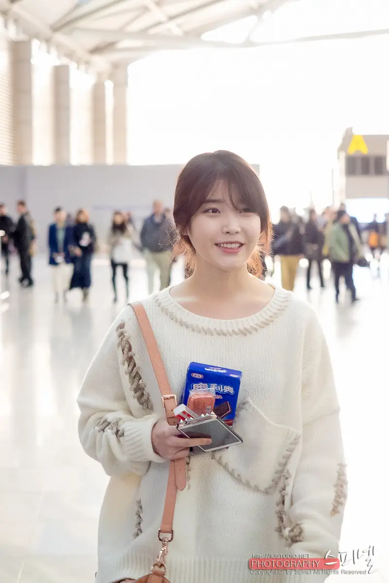 아이유 직찍 - 140322 홍콩팬미팅 인천공항 출국 by 스피넬