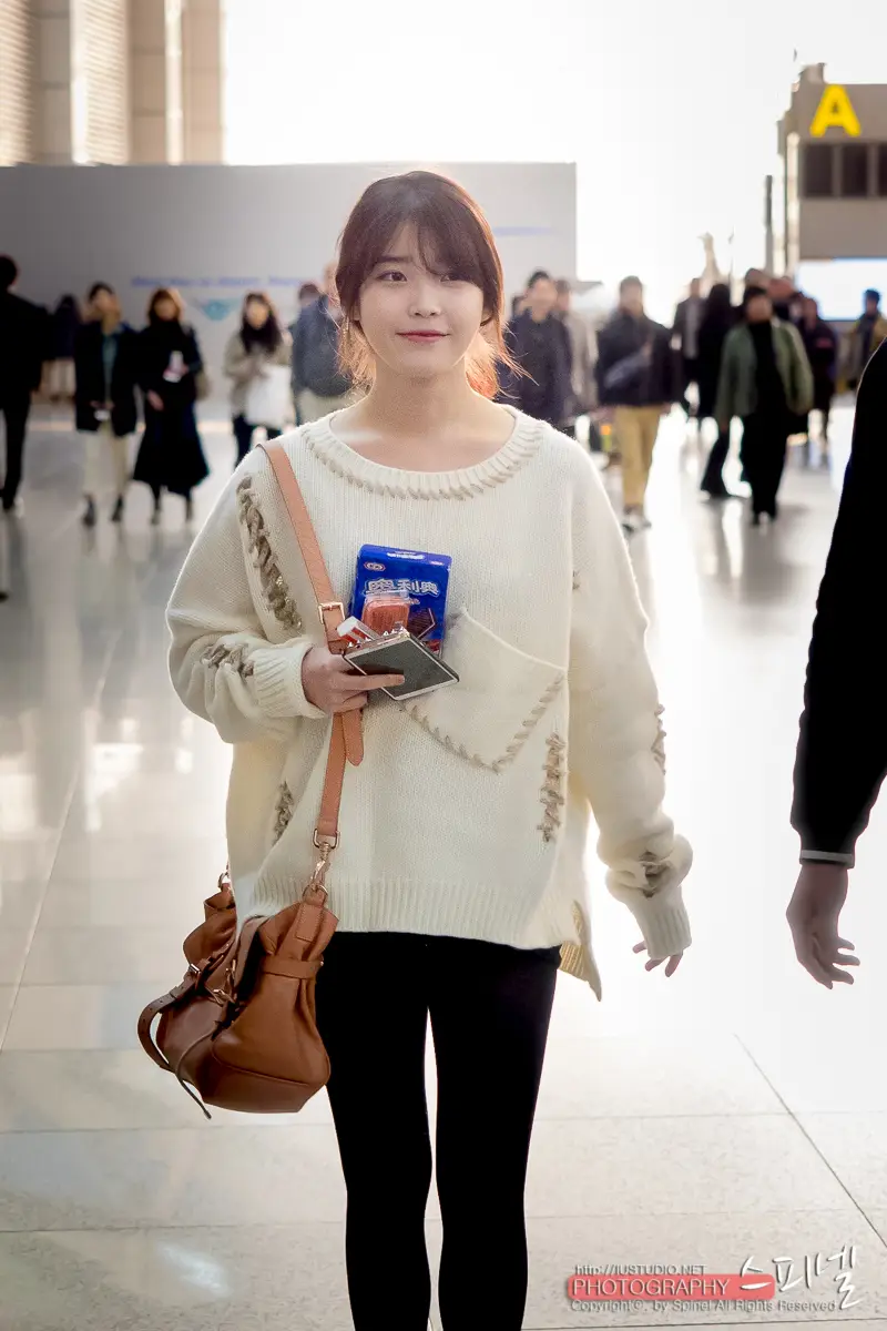 아이유 직찍 - 140322 홍콩팬미팅 인천공항 출국 by 스피넬