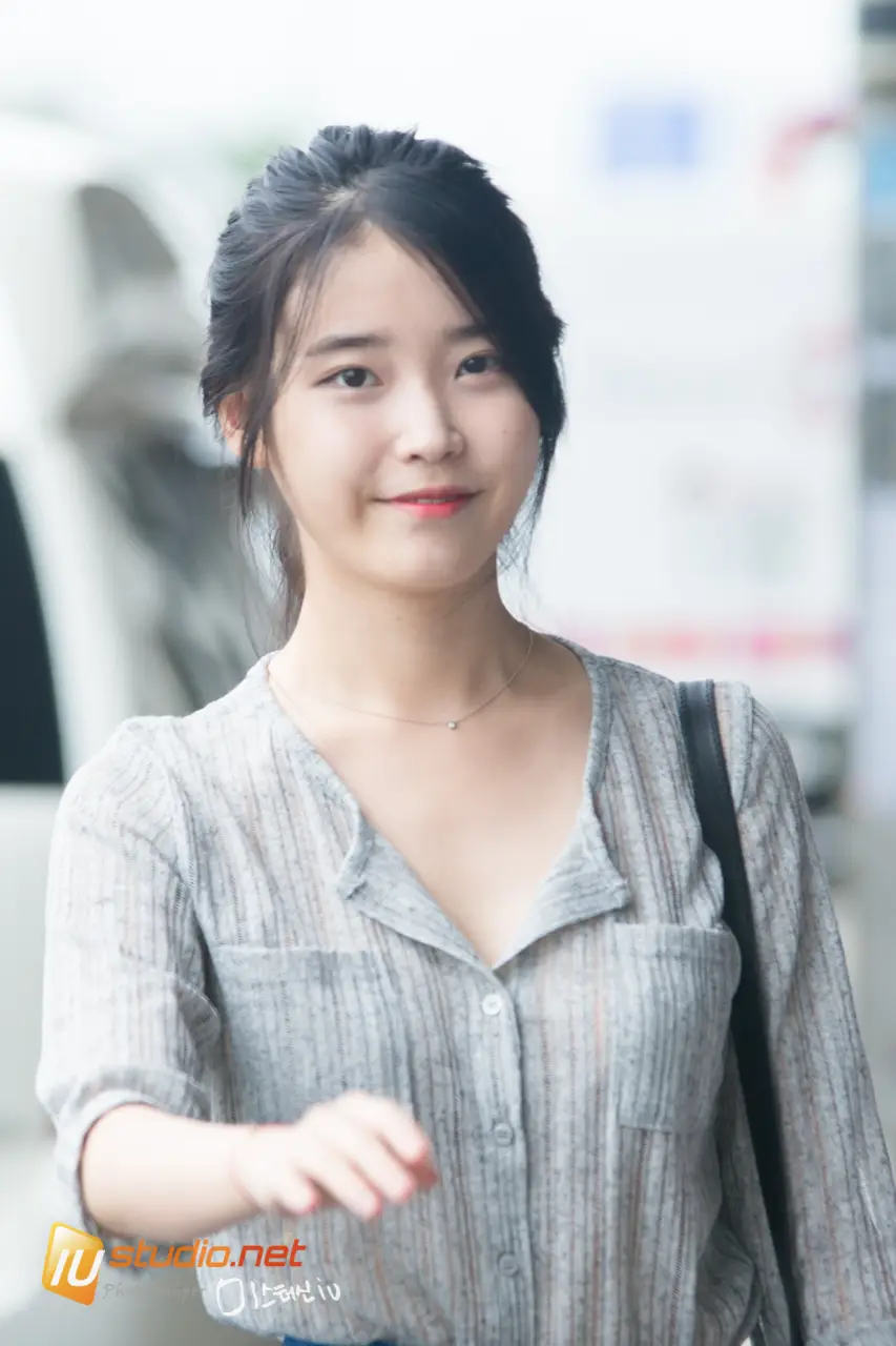 140718. 아이유 김포공항 출국 직찍 by 미스터신iu