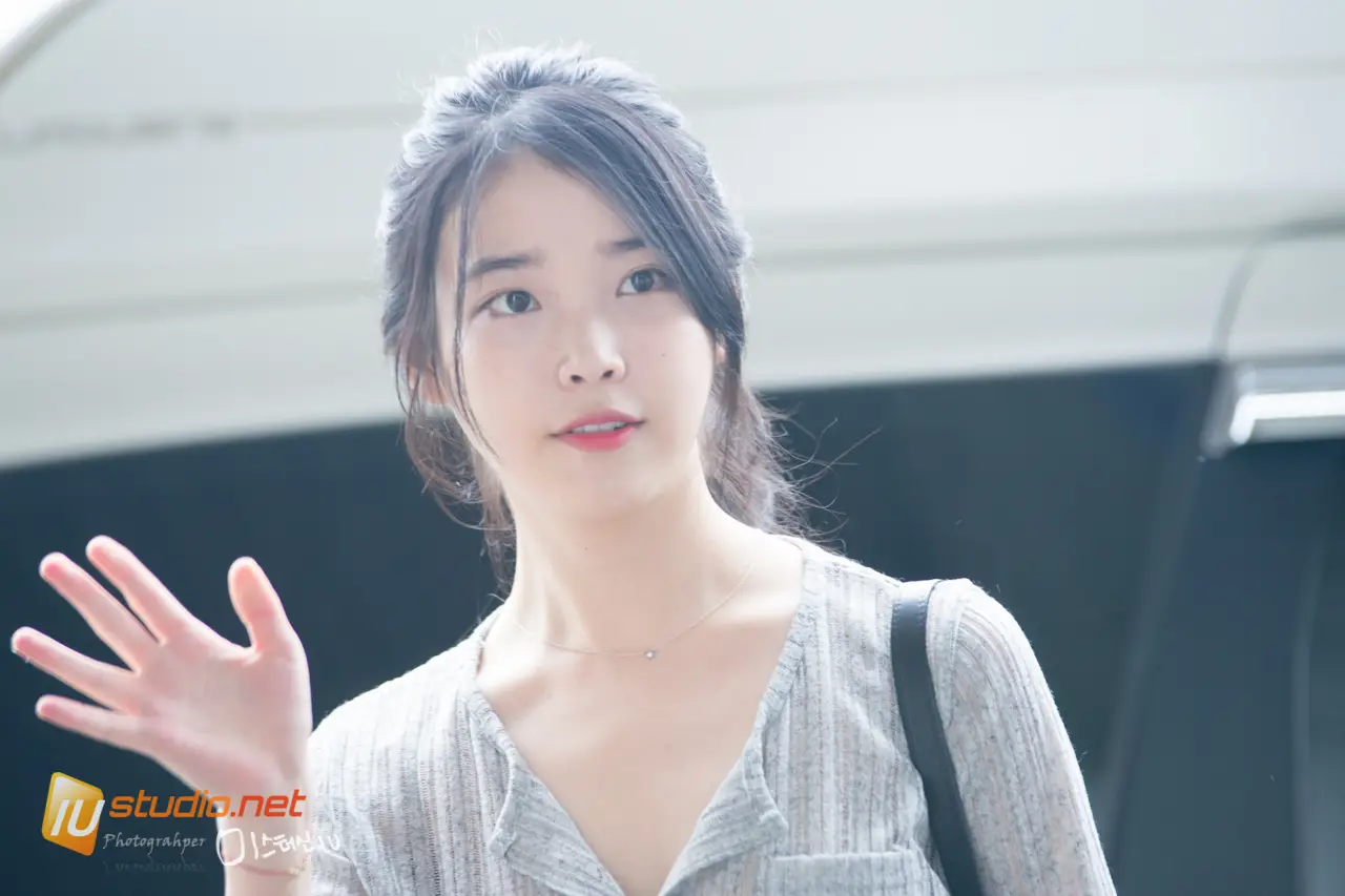 140718. 아이유 김포공항 출국 직찍 by 미스터신iu