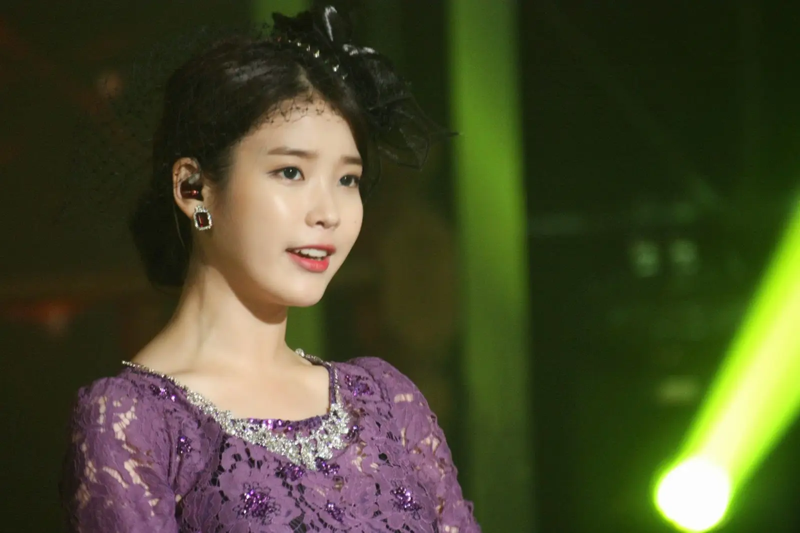 IU - The Red Shoes~♬ - 131105 Simply Kpop